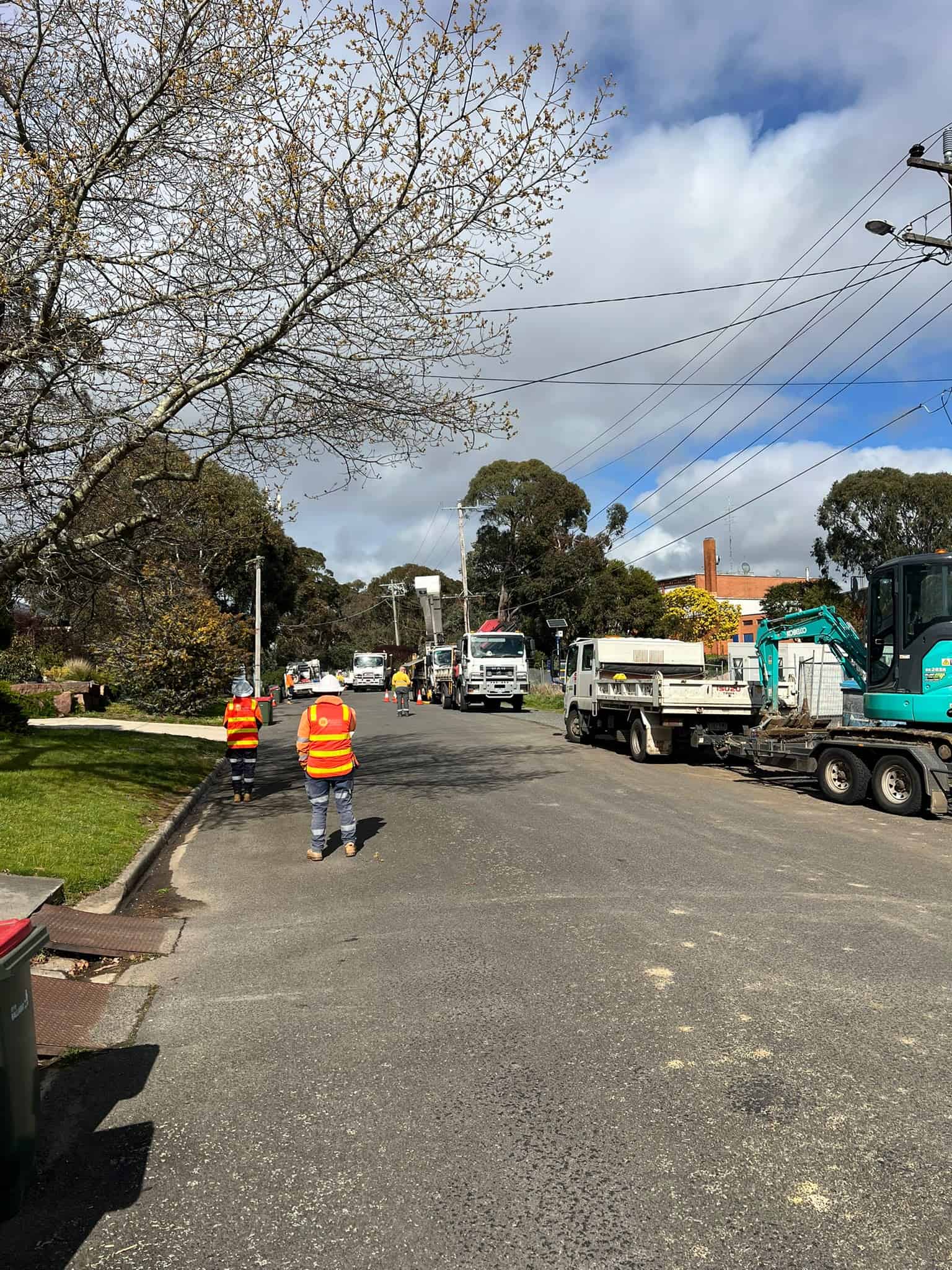 Powercor crews and traffic management on Walker St, Ballarat North, during the power abolishment and substation decommissioning for the former WIN Television site